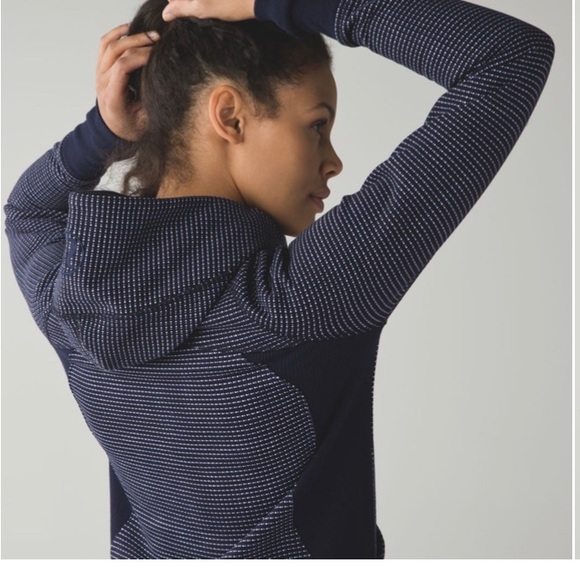 Like new Lululemon Scuba hoodie - Picture 6 of 12